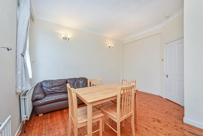 1 Bedroom Flat To Rent In Wandsworth Road, Clapham, SW8