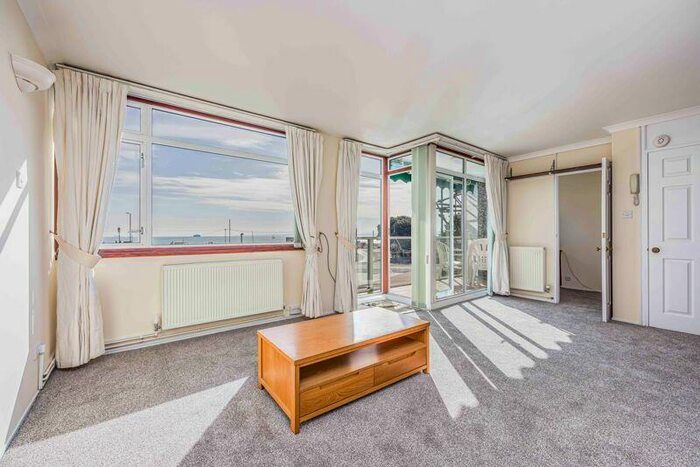 2 Bedroom Apartment To Rent In Eastern Villas Road, Southsea, PO4