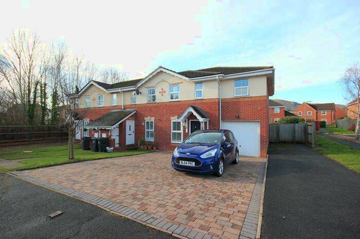 3 Bedroom End Of Terrace House For Sale In Dogwood Close, Malvern, Worcestershire, WR14