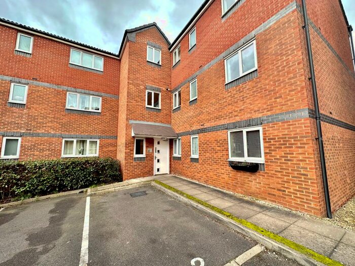 2 Bedroom Flat To Rent In Peel Drive, Wilnecote, Tamworth, B77