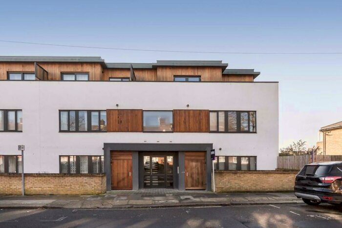 2 Bedroom Flat To Rent In Mortimer Road, Kensal Rise, NW10