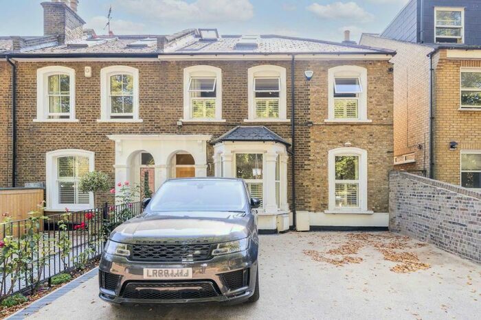 4 Bedroom Property To Rent In Hardwicke Road, London, W4