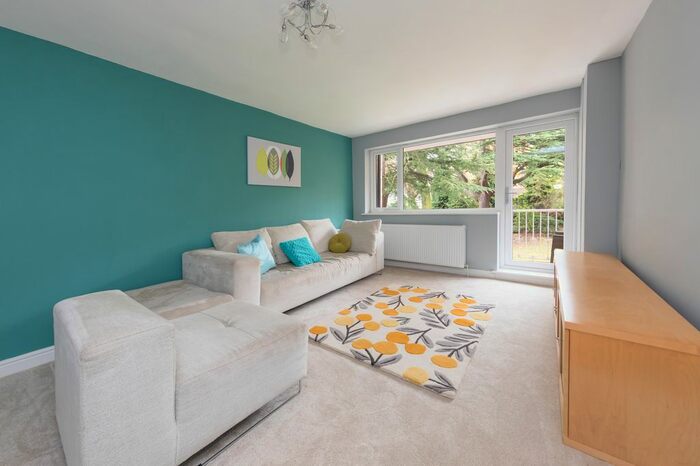 2 Bedroom Flat To Rent In Cedar Lodge, Tunnel Road, The Park, NG7