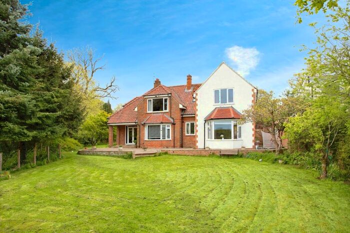 4 Bedroom Detached House For Sale In Coniscliffe Road, Darlington, DL3