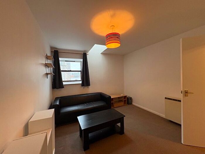 1 Bedroom Flat To Rent In Malthouse Close, City Centre, Dundee, DD1