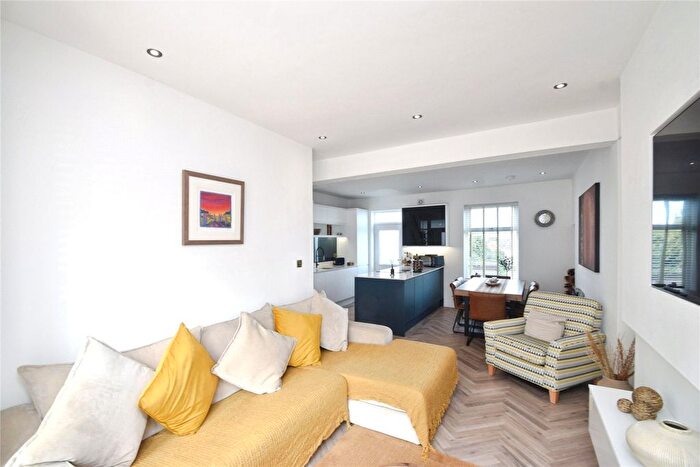 3 Bedroom Semi-detached House For Sale In Park Avenue, Mumbles, Swansea, SA3