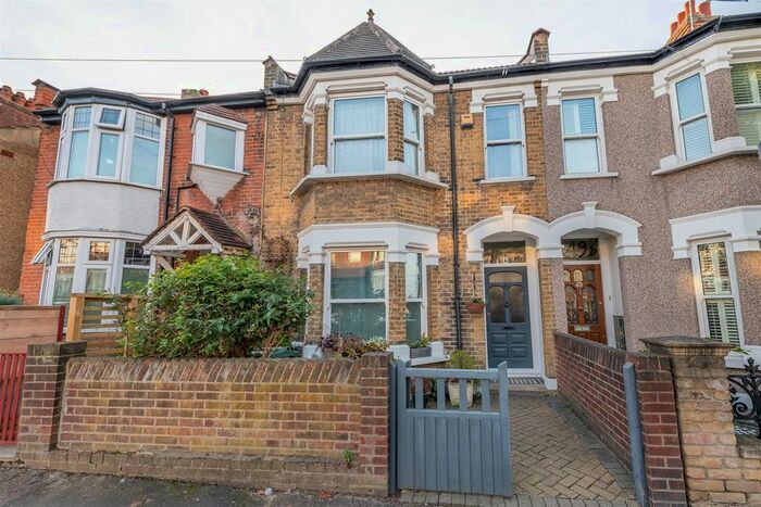 3 Bedroom Terraced House For Sale In Ulverston Road, Walthamstow, E17