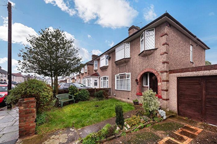 3 Bedroom Semi Detached House For Sale In Chessington Avenue, Bexleyheath, DA7