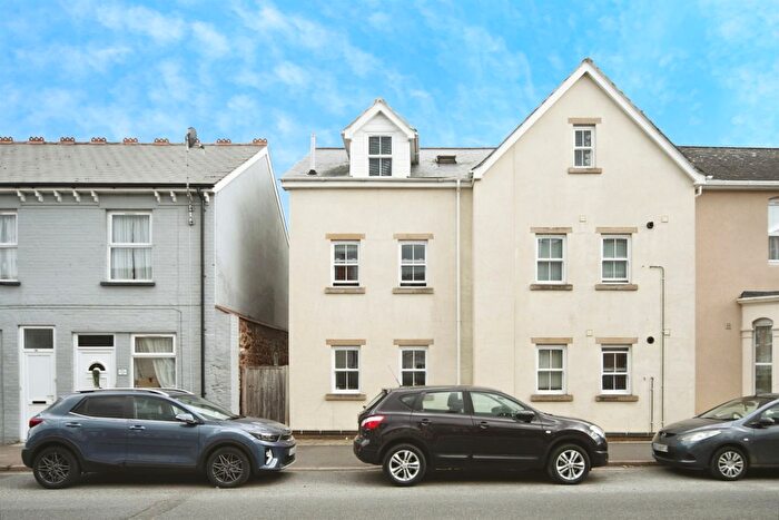 2 Bedroom Flat For Sale In Cheddon Road, Taunton, TA2