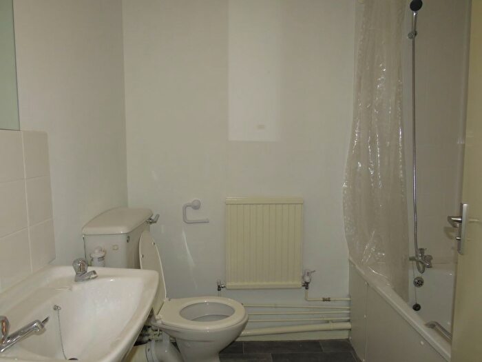 2 Bedroom Flat To Rent In Bushfield Court, Peterborough, PE2