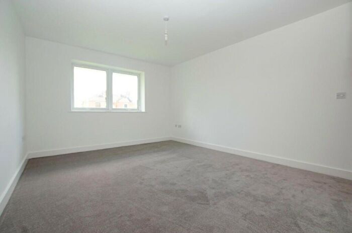 2 Bedroom Apartment To Rent In Seacole Gardens, Southampton, Hampshire, SO16