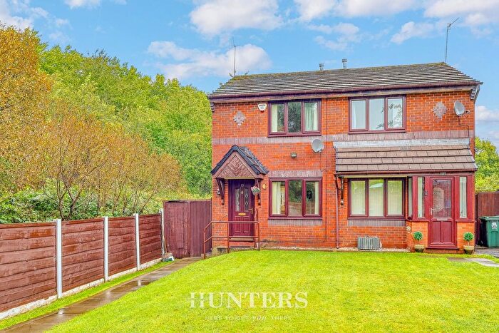 2 Bedroom Semi-detached House For Sale In Hembury Close, Middleton, Manchester, M24