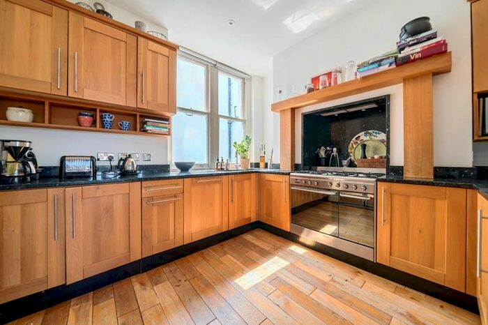 3 Bedroom Flat To Rent In Richmond Bridge Mansions, East Twickenham, TW1
