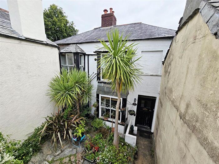 2 Bedroom Property For Sale In St Stephens Hill, Launceston, PL15