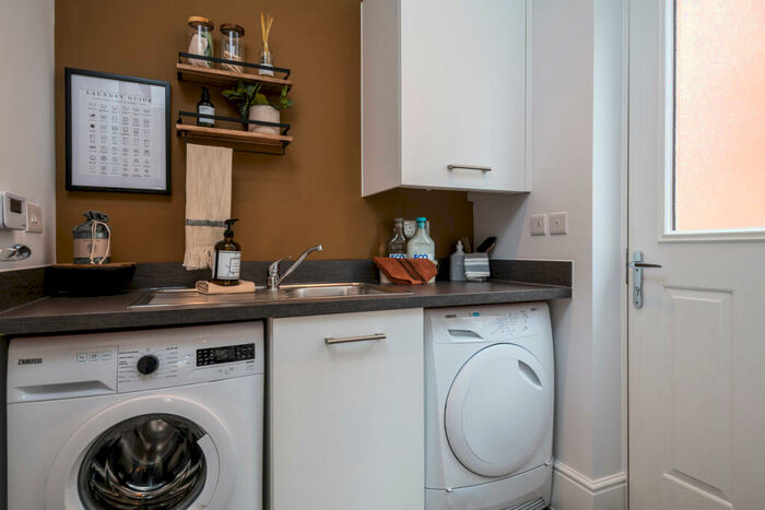 3 Bedroom Detached House For Sale In Bartons Road, Havant, PO9