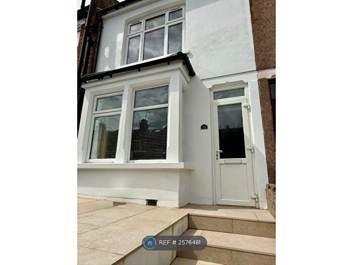 2 Bedroom Terraced House To Rent In Rochdale Road, London, SE2