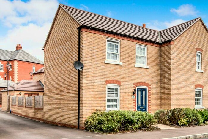 2 Bedroom End Of Terrace House To Rent In Griffin Way, Kempston, MK42