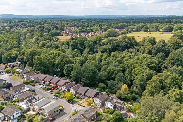 4 Bedroom Detached House For Sale In Stonehouse Road, Liphook, Hampshire, GU30