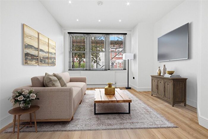 2 Bedroom Flat To Rent In Harvey Road, London, N8