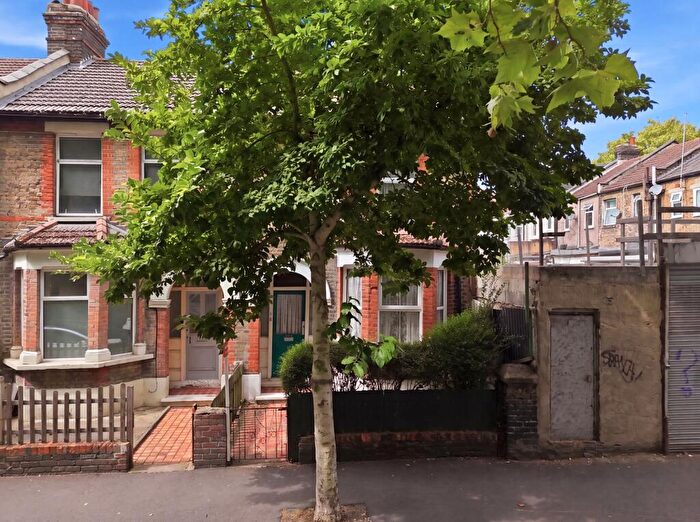2 Bedroom End Of Terrace House For Sale In Gainsborough Avenue, London, E12