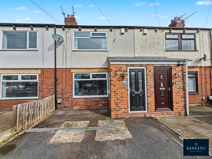 2 Bedroom Town House For Sale In Birksland Moor, Birkenshaw, BD11