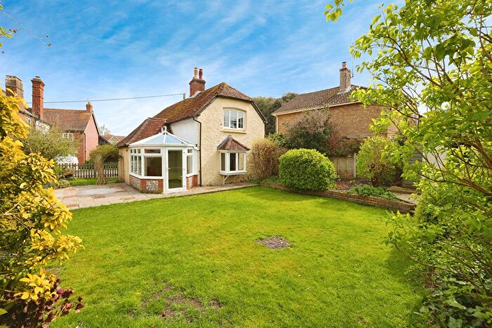 2 Bedroom Detached House For Sale In Winterslow Road, Porton, Salisbury, SP4