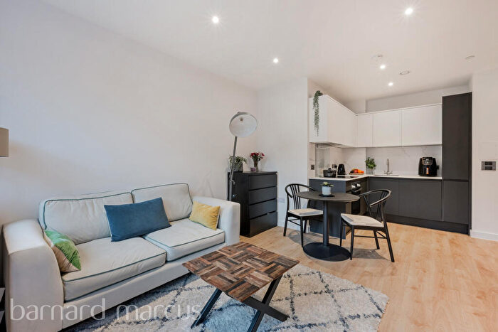 1 Bedroom Apartment To Rent In Station Road, Redhill, RH1