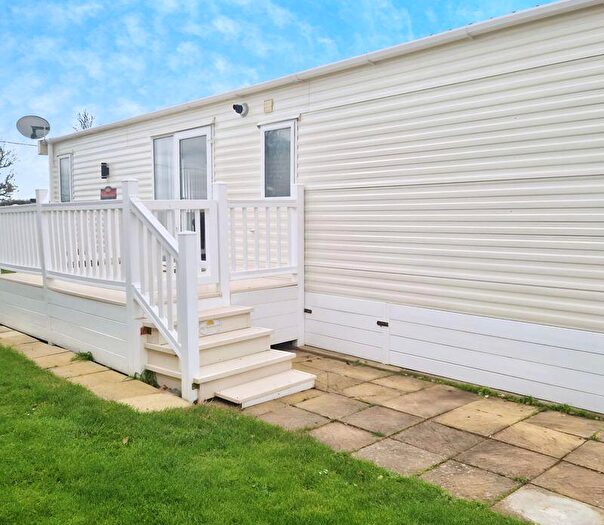 2 Bedroom Detached Bungalow For Sale In Promenade Way, Brightlingsea, CO7