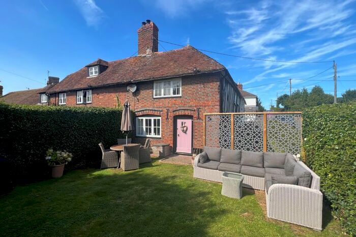 3 Bedroom Cottage For Sale In Bilsington, Ashford, TN25