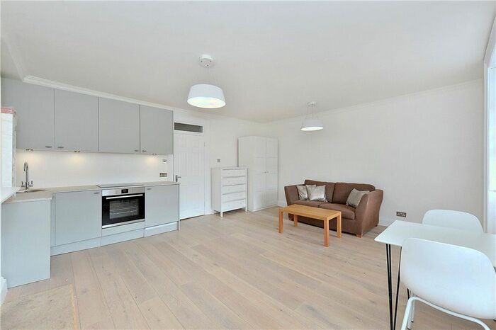 1 Bedroom Flat To Rent In Blandford Street, London, W1U