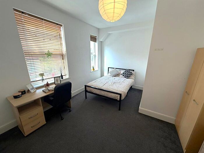 4 Bedroom Terraced House To Rent In Club Garden Road, S11