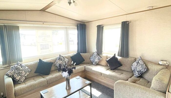 3 Bedroom Park Home For Sale In Towyn, Abergele, LL22