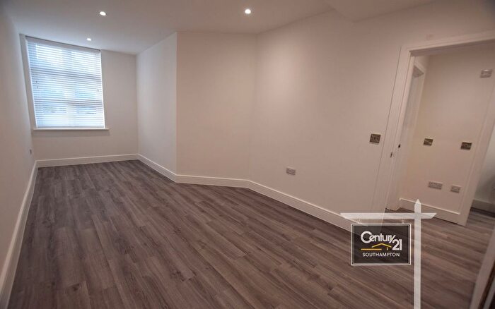 1 Bedroom Flat To Rent In |Ref: |, Chiltern House, College Place, Southampton, SO15