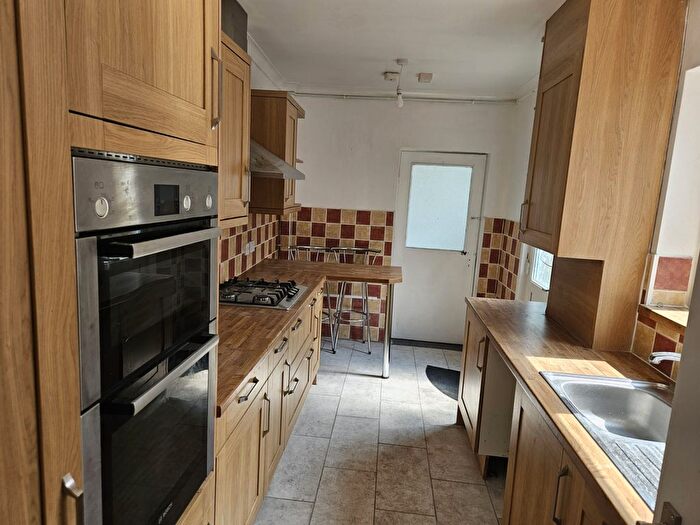 3 Bedroom Terraced House To Rent In Institute Road, Chatham, ME4