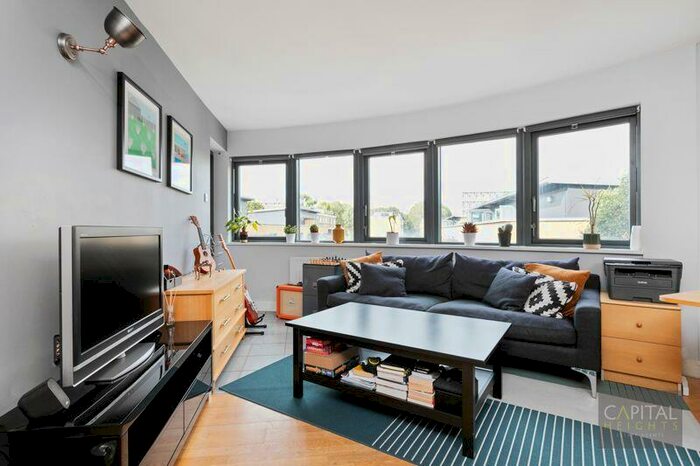 2 Bedroom Apartment To Rent In Mile End Road, London, E1