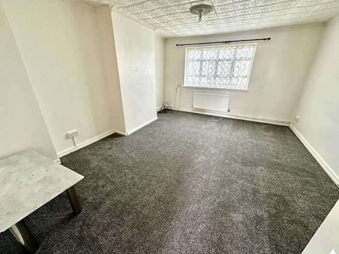 2 Bedroom Flat To Rent In Down Way, Northolt, Greater London, UB5