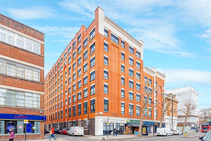 Flat For Sale In City View House, Bethnal Green Road, London, E2