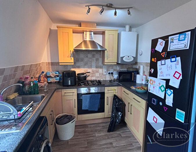 2 Bedroom Flat To Rent In Flat, Wimborne Road, Winton, Bournemouth, Dorset, BH9