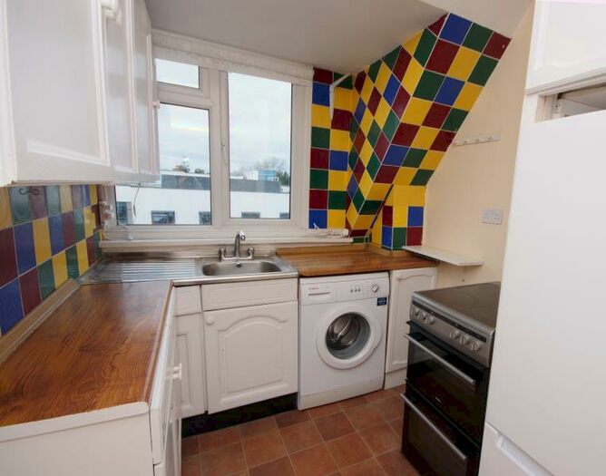 1 Bedroom Flat To Rent In High Road, North Finchley, N12