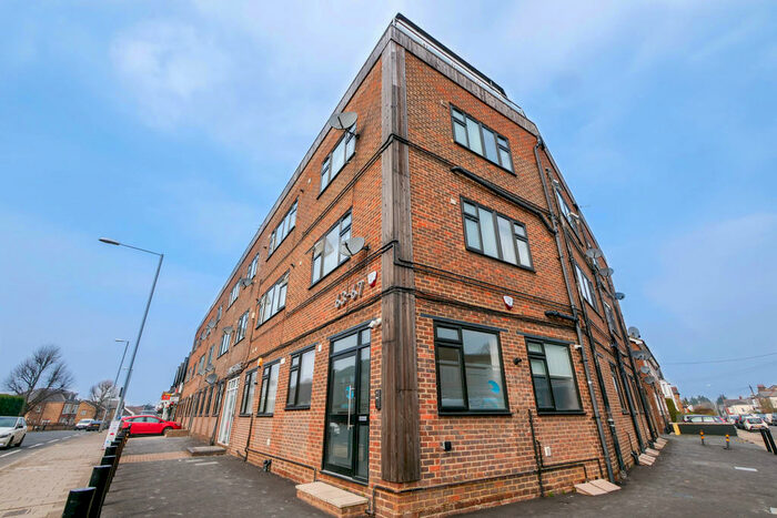 1 Bedroom Flat To Rent In Thames House, Kingston Road, KT3