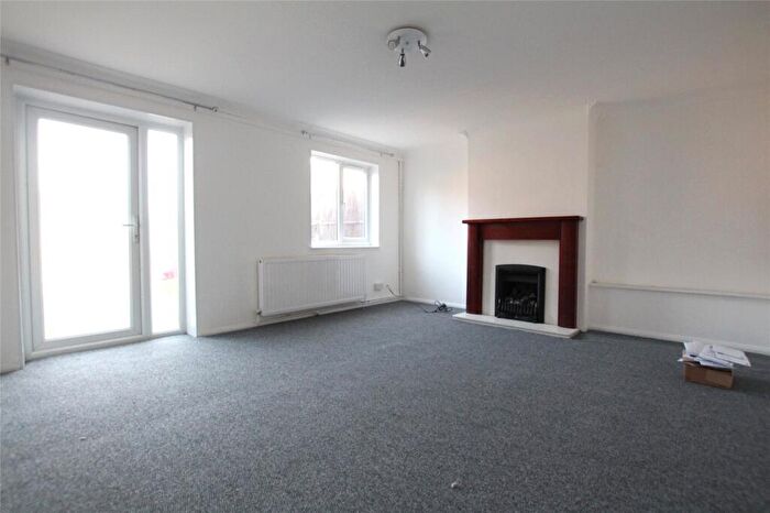 3 Bedroom Terraced House To Rent In Shirley Street, Canning Town, London, E16