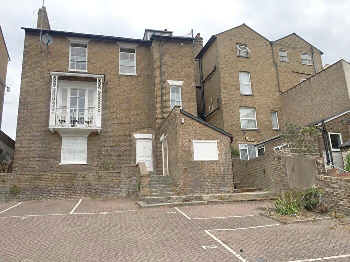 1 Bedroom Flat To Rent In Flat, Ashford Road, Maidstone, Kent, ME14