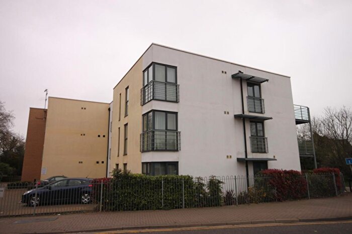 2 Bedroom Flat To Rent In North Road, Hertford, SG14
