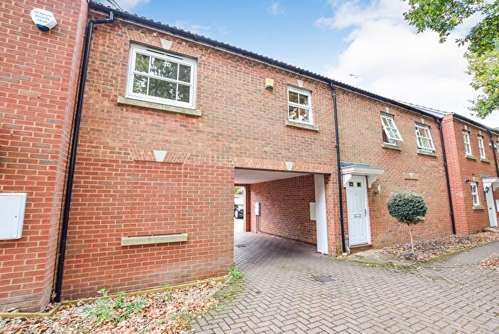 2 Bedroom Terraced House To Rent In Victoria Gardens, Wokingham, RG40