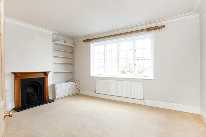 2 Bedroom Maisonette To Rent In Racton Road, London, SW6