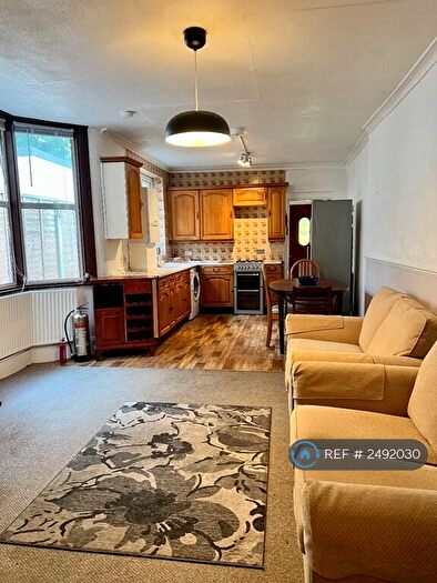 2 Bedroom Flat To Rent In Frobisher Road, London, N8