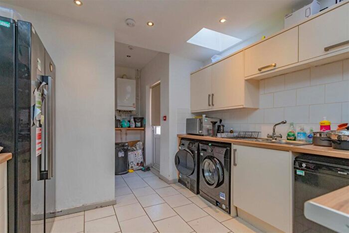 5 Bedroom House To Rent In Tiverton Road, Birmingham, West Midlands, B29