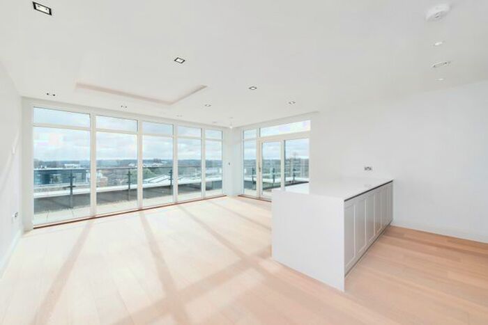 3 Bedroom Flat To Rent In Palladian Gardens, London, W4