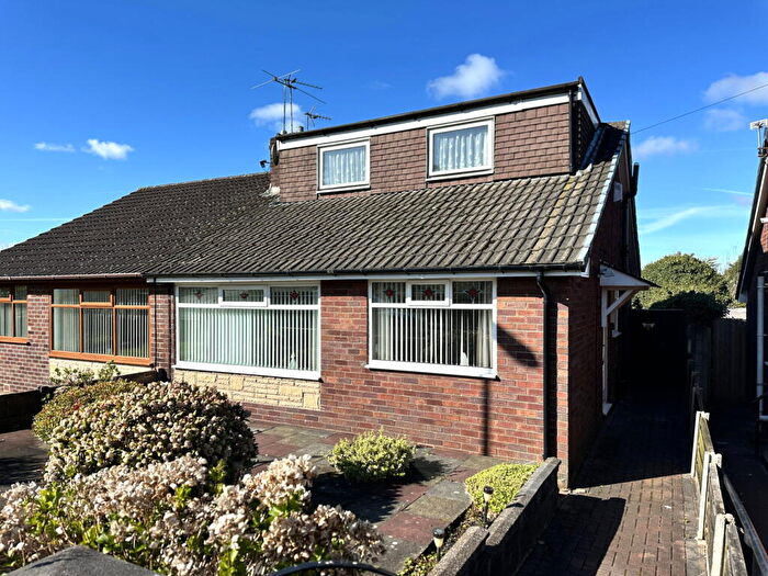 2 Bedroom Semi-Detached Bungalow For Sale In Angela Avenue, Royton, Oldham, OL2