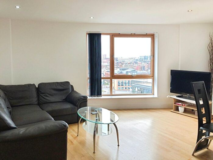 2 Bedroom Flat To Rent In Clarence House, The Boulevard, Leeds, West Yorkshire, LS10